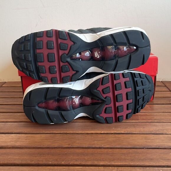 Nike Air Max 95 Essential Anthracite Team Red Men6.5/Women 8(DQ3982-001)MSRP$175 - Picture 9 of 15